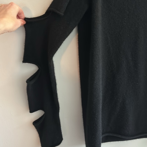 Skull Cashmere 100% cashmere black sweater with arm cutouts - Picture 2 of 10